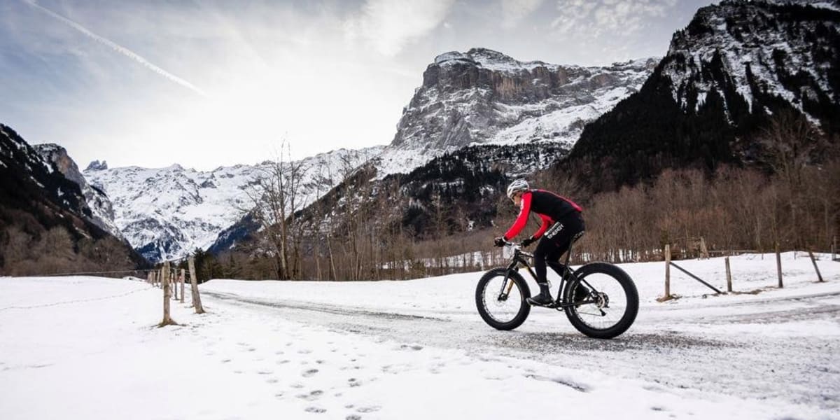 Essential winter mountain bike riding kit list guide