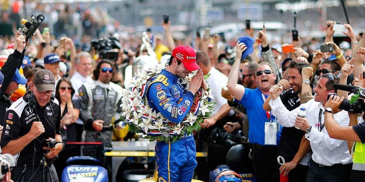 Who's winning the indianapolis 500
