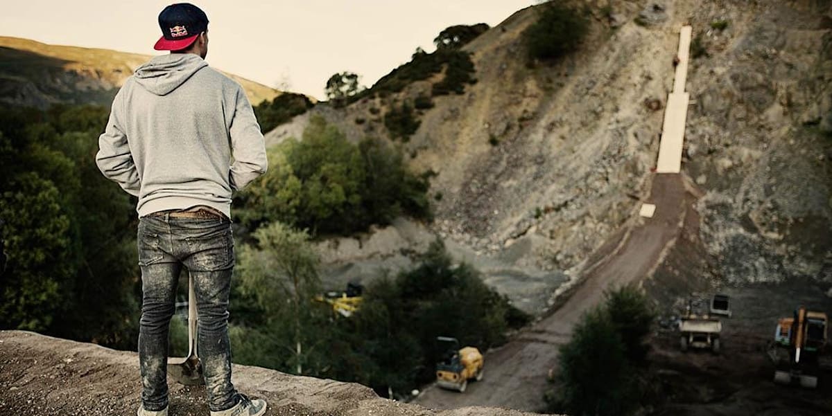 Sebastian Keep builds giant quarter pipe