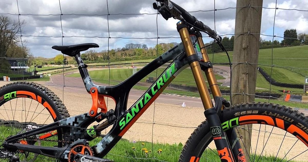 santa-cruz:-custom-paint-