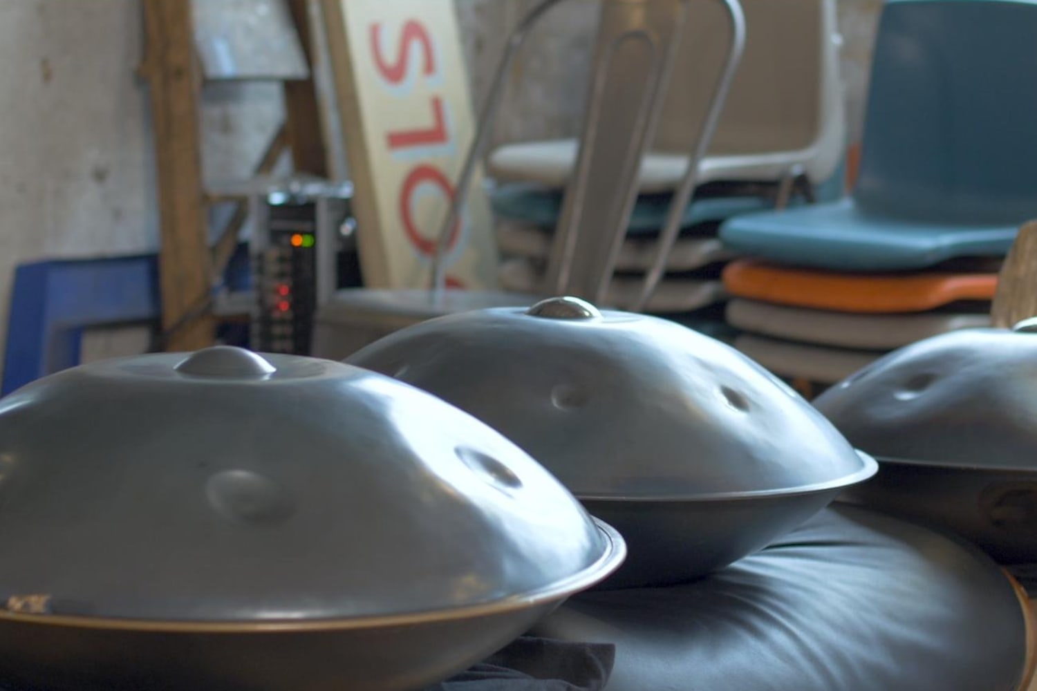 Learn how to play the handpan with Manu Delago