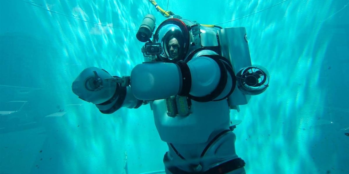 Exosuit diving A 1.2m submarine you can wear