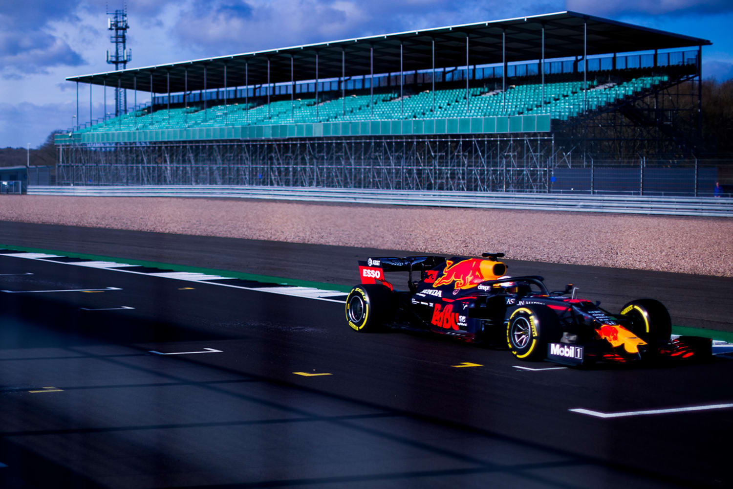 red bull racing f1 car