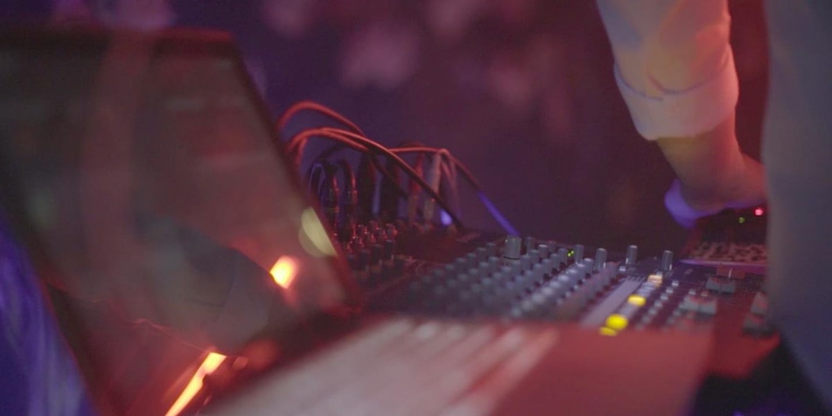 Los locales musicales en Bogotá, Colombia + vídeo