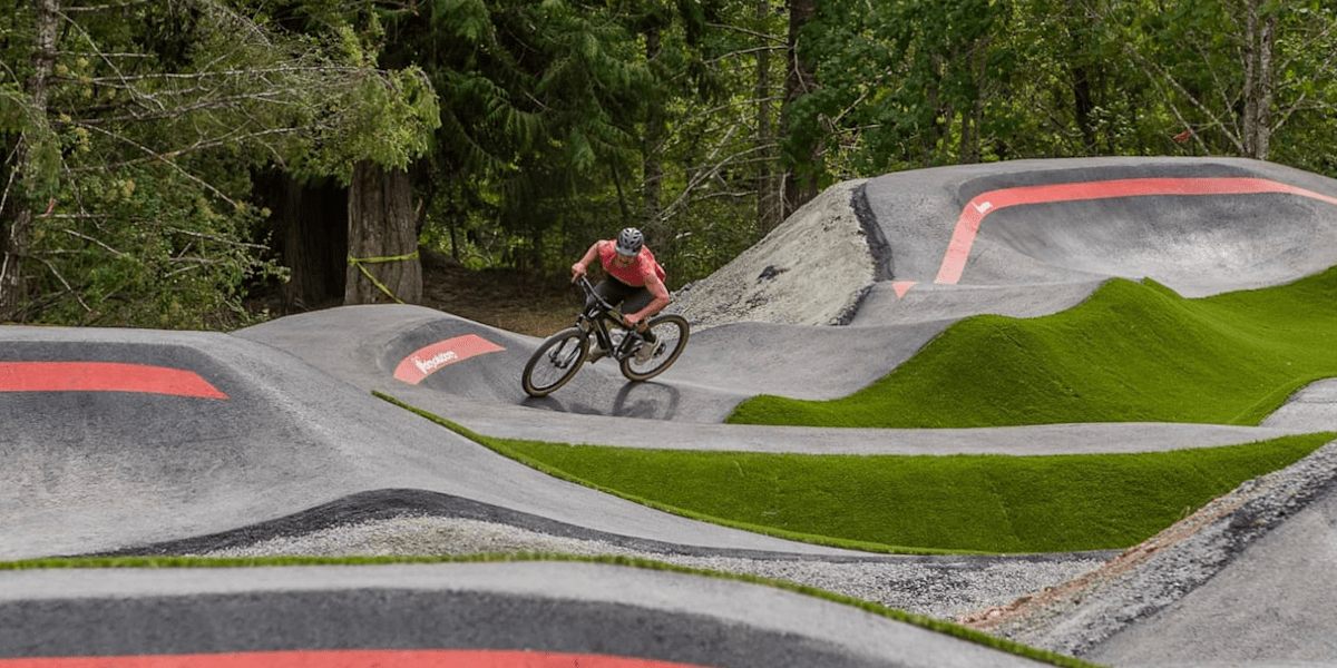 Bike park pump track top