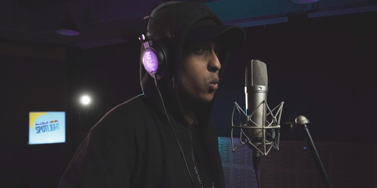 Red Bull Spotlight: Loud Silence vídeo musical