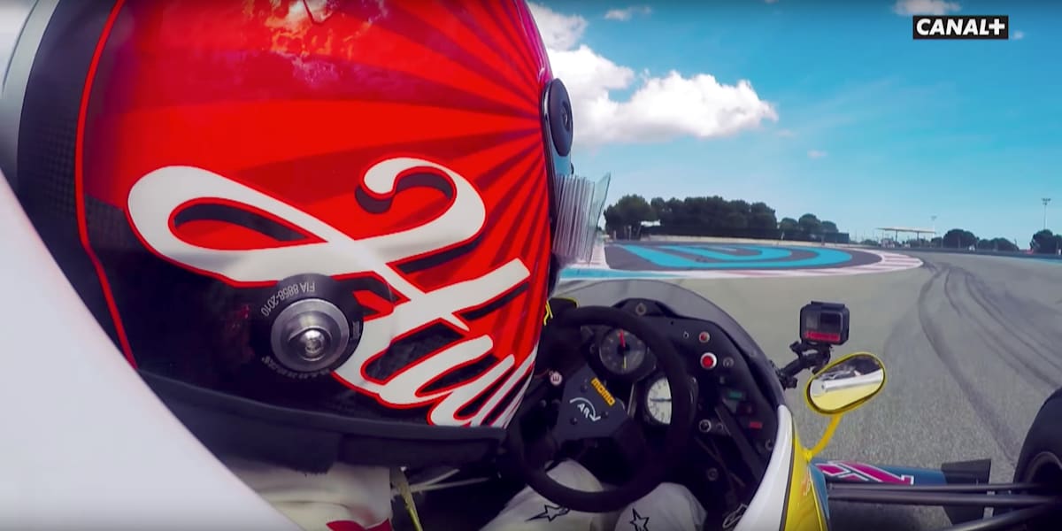 ニコ・ヒュルケンベルグがRenaultの初代F1マシンをドライブ！