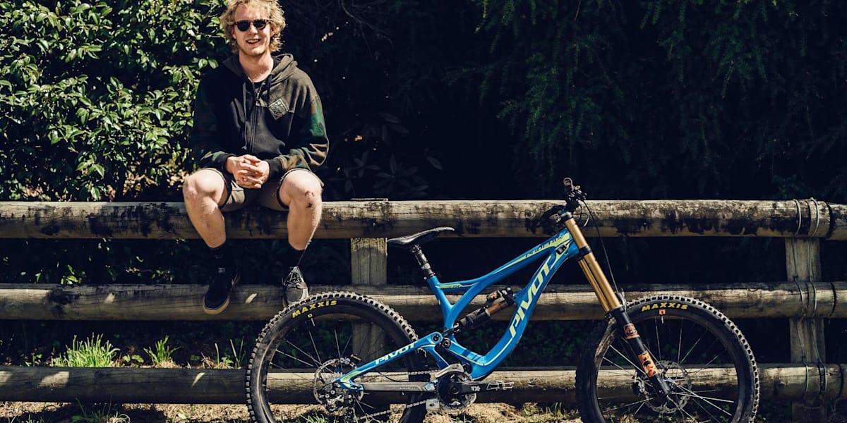 Bike Check Bernard Kerr 2016 Pivot Phoenix Carbon DH