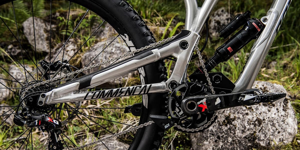 COMMENCALスーパーノーマル 29er　引取り限定　引っ越しの為6/7まで Myriam Nicole bike check Commencal Supreme 29er DH