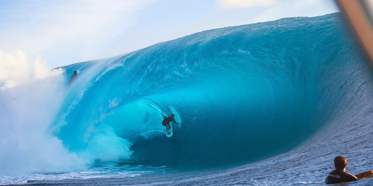 Sessions Perfect October at Teahupoo Tahiti video