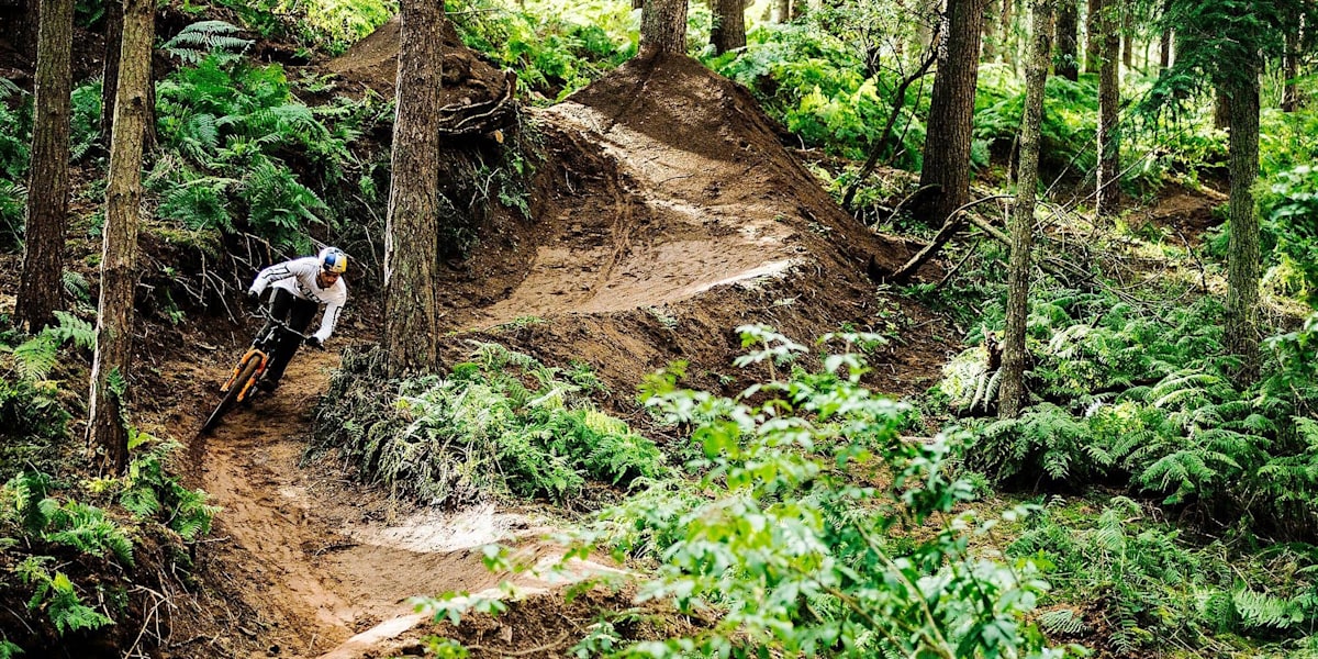 How to build a downhill track without tools Tutorial