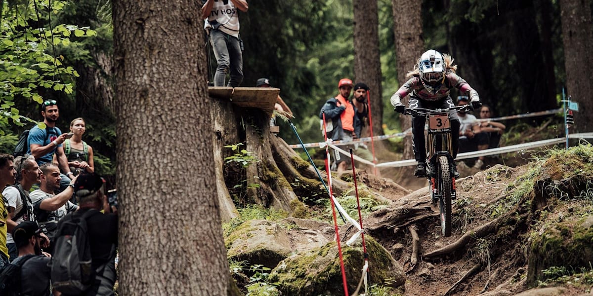 Difference between enduro and downhill mountain bike discount