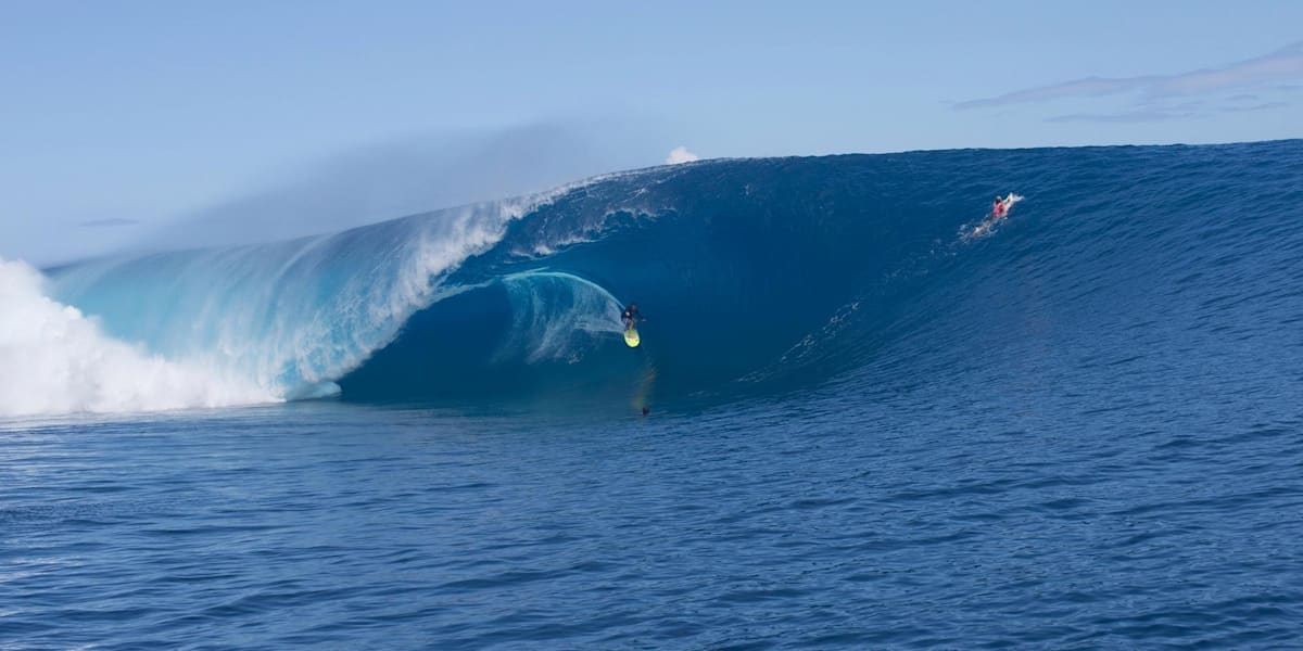 Teahupoo surfing: Raw and powerful **video** | Red Bull