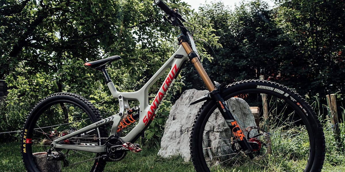 Luca Shaw bike check Santa Cruz V10 29er