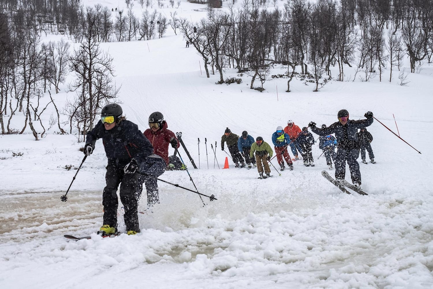 Freeride competition turned into a Chinese downhill
