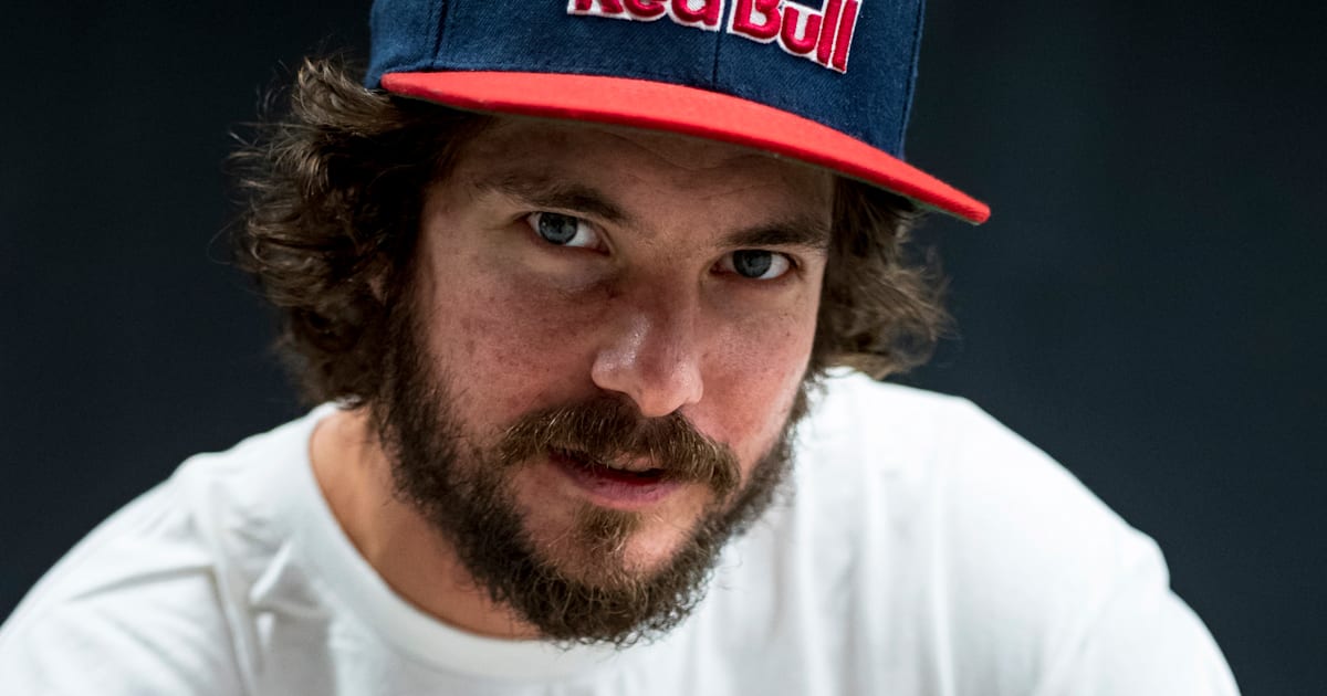 Torey pudwill on nike top