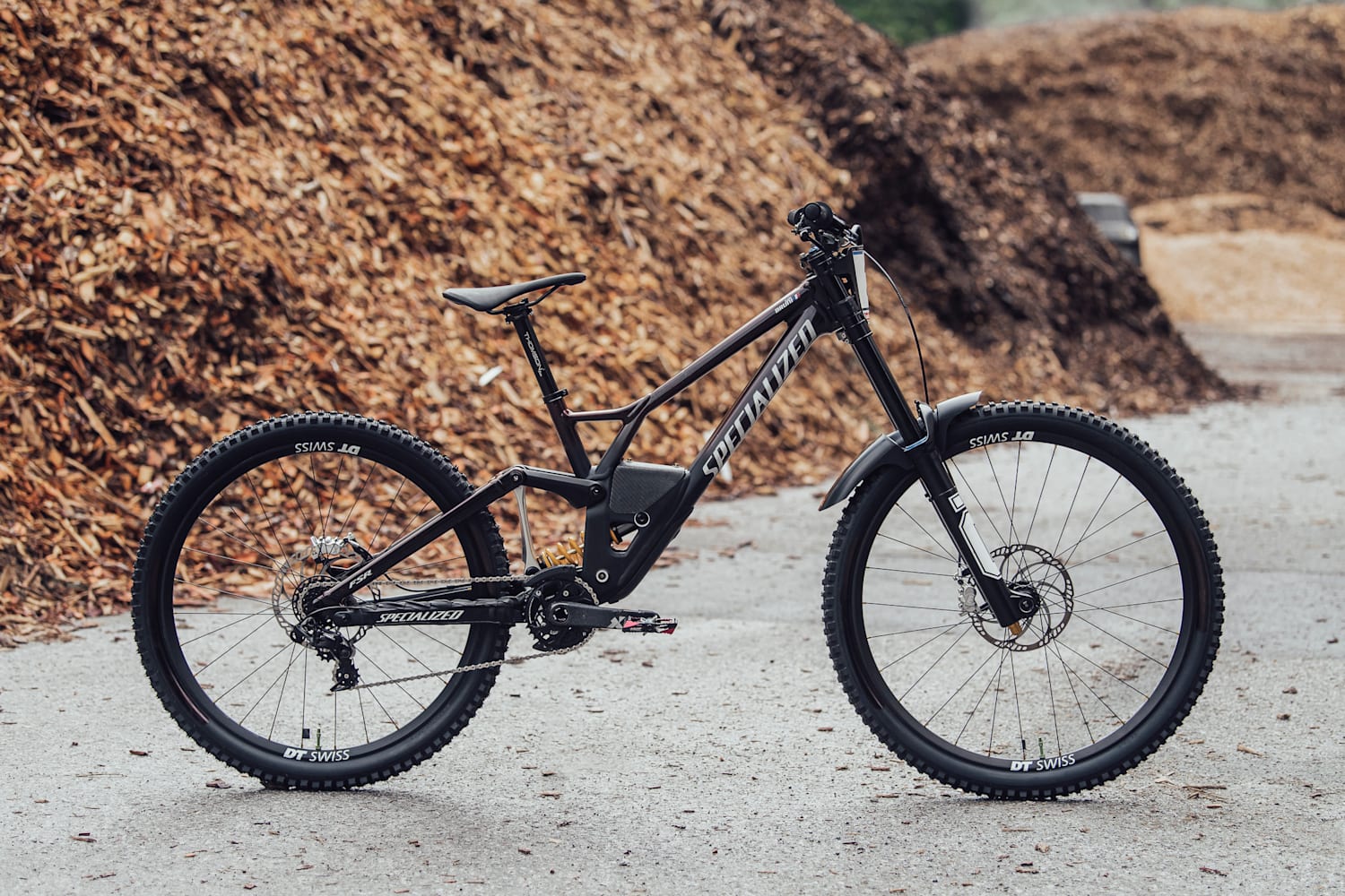 Focus sur le vélo VTT DH Demo Specialized de Loïc Bruni