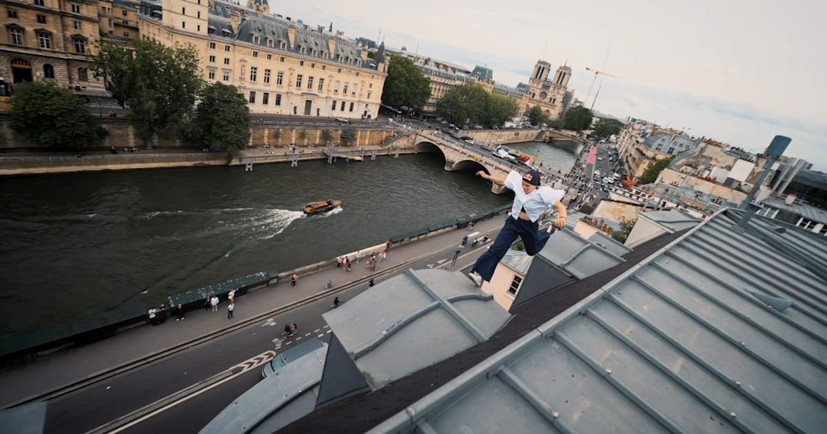 Lilou Ruel s'élance dans une boucle de freerunning à Paris