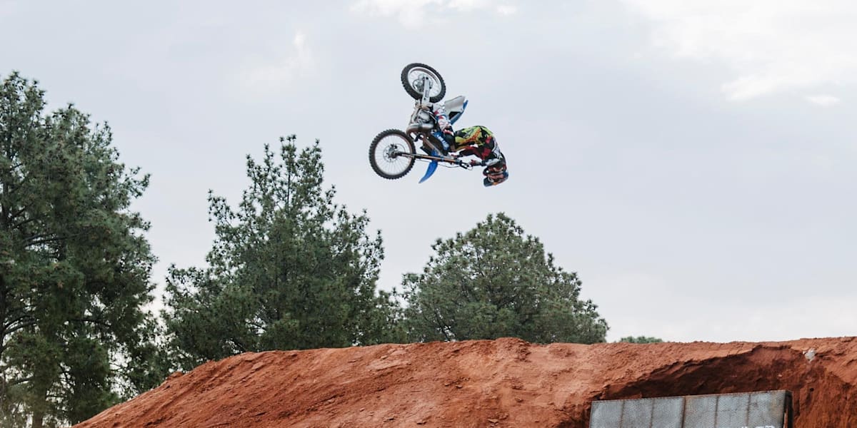 Tom Pages FMX Front Flair Video