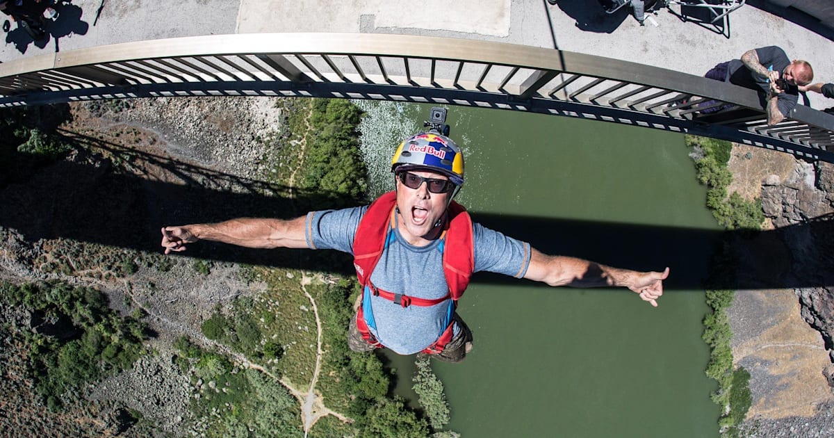 24時間で63回！ ベースジャンプ世界新記録！