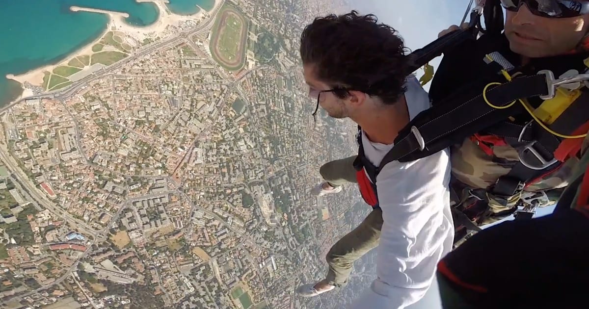 Les Bouclettes Brothers Dandois et Musqua en parachute