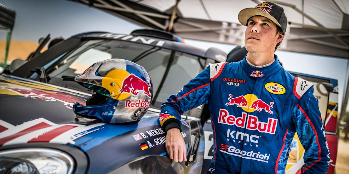 Dakar Rally: Red Bull team race in the desert *video*