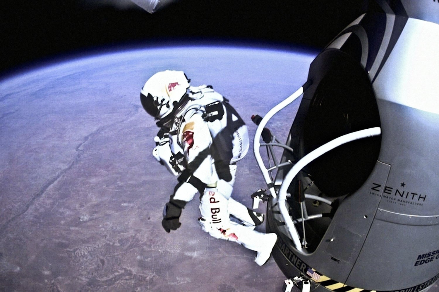 Red Bull Stratos Le Saut Record De Felix Baumgartner