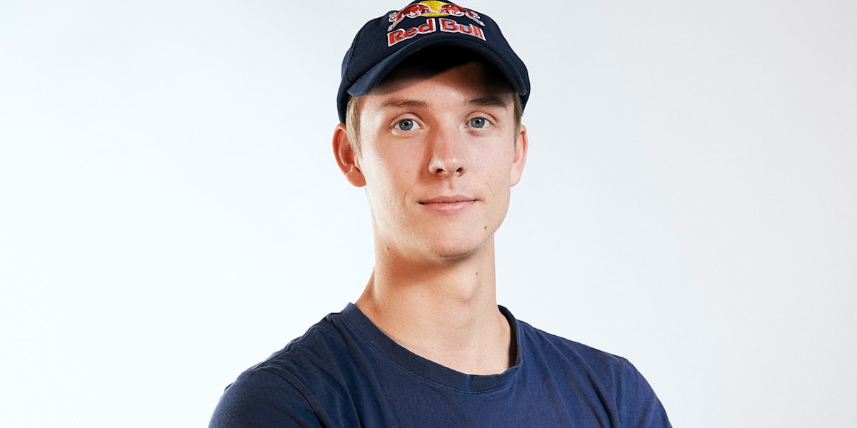 jonatan-hellvig-beach-volleyball-red-bull-athlete