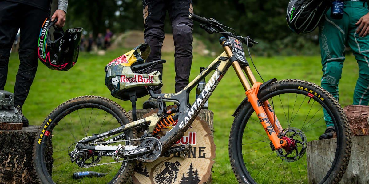 Jackson Goldstones Bike Check Santa Cruz V10