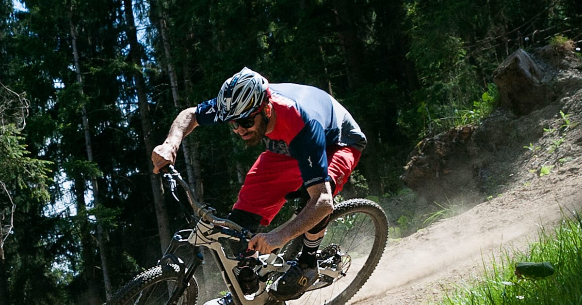 MTB Berms fahren wie ein Pro Tipps von Rob Warner