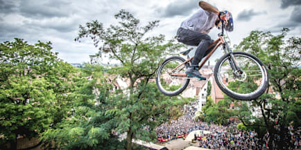 slopestyle dirt jumper