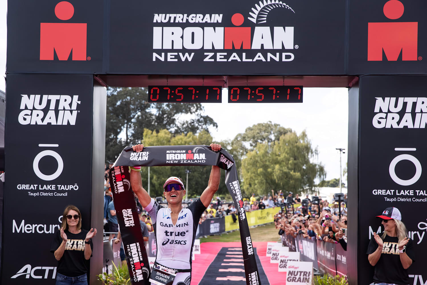 Braden Currie wins Ironman New Zealand by a landslide
