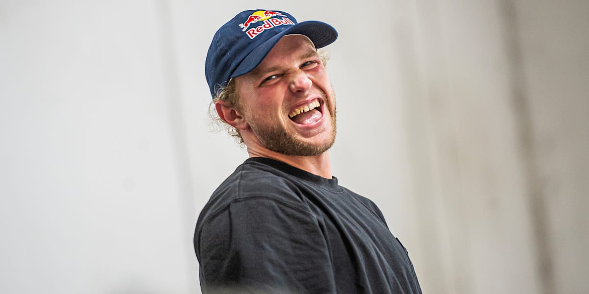 Red bull skateboarding hat online