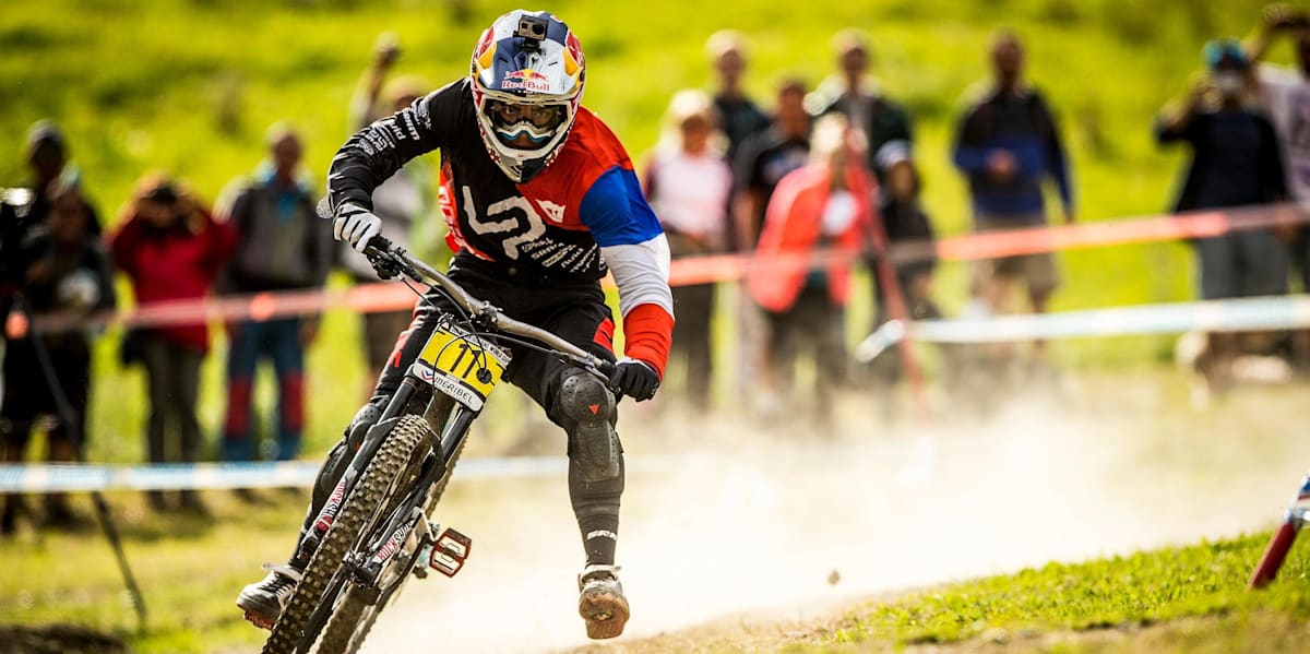 Downhill world cup. Rachel atherton перевод. Aaron gwin. Даунхилл чемпионы. Aaron gwin.