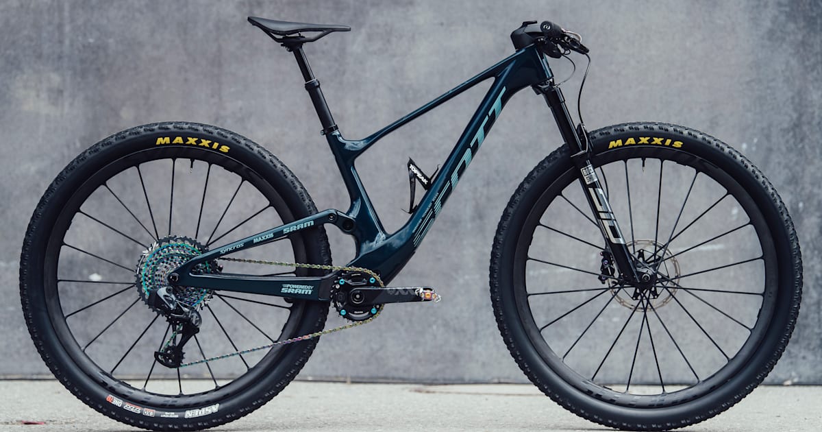 Kate Courtney bike check Scott Contessa Spark RC