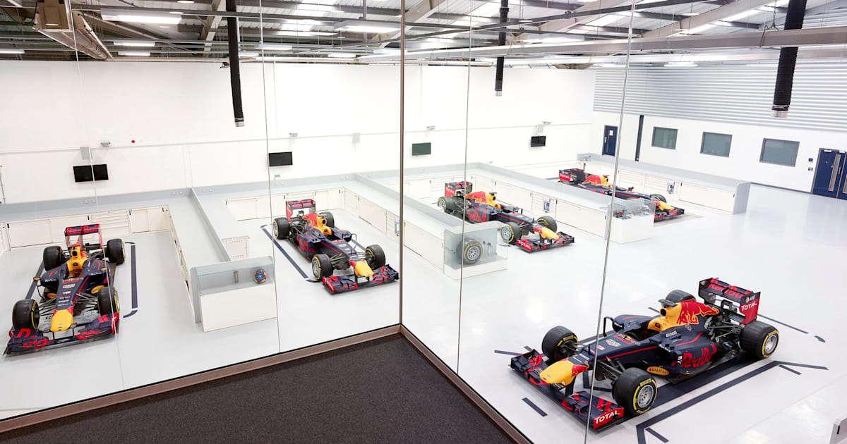 Formula One: Red Bull Racing RB13 – Factory Tour Video