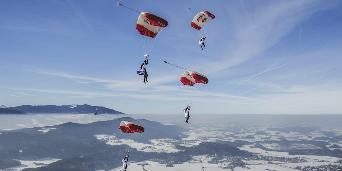 Gewinnspiel Flieg mit dem Red Bull Skydive Team