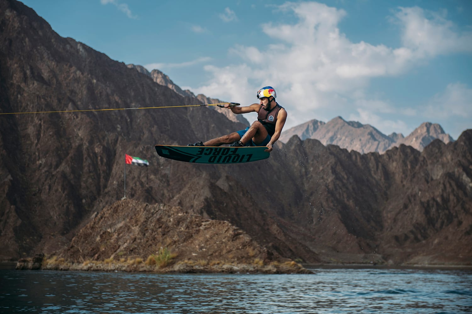 The Uae Wakeboarding Hotspots You Need To Try We lay down reasons to give wakeboarding a try! the uae wakeboarding hotspots you need