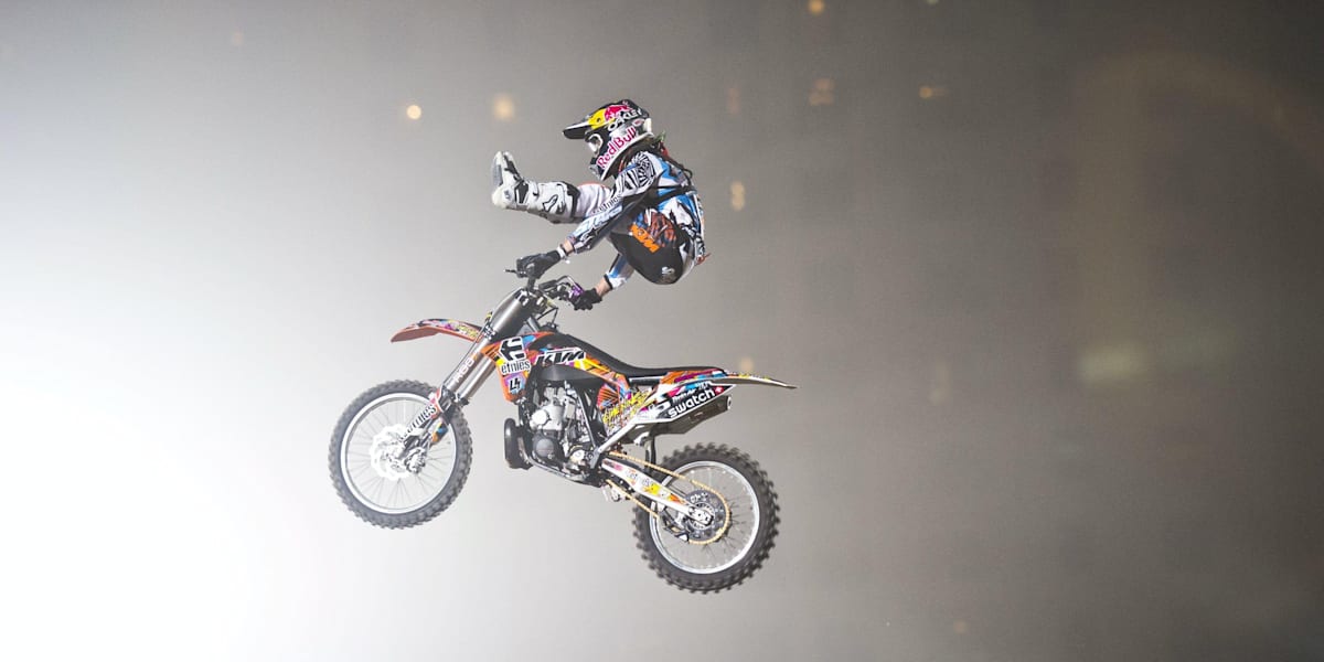 What makes an FMX bike special?