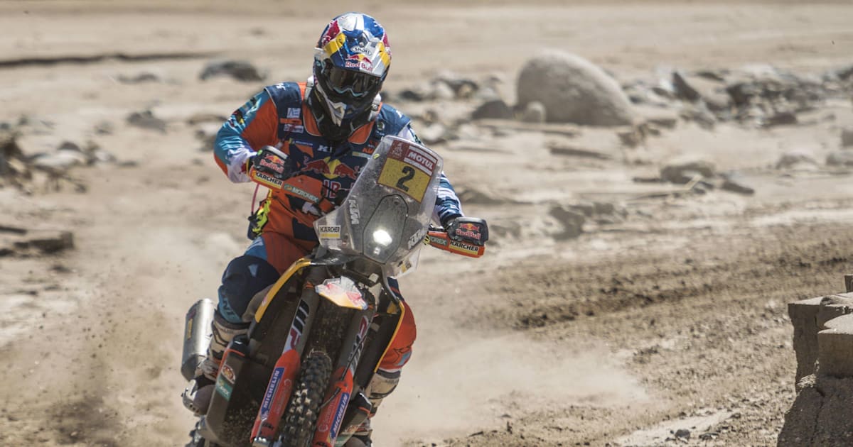 Dakar Rally: See a KTM motorcycle rebuilt in high speed