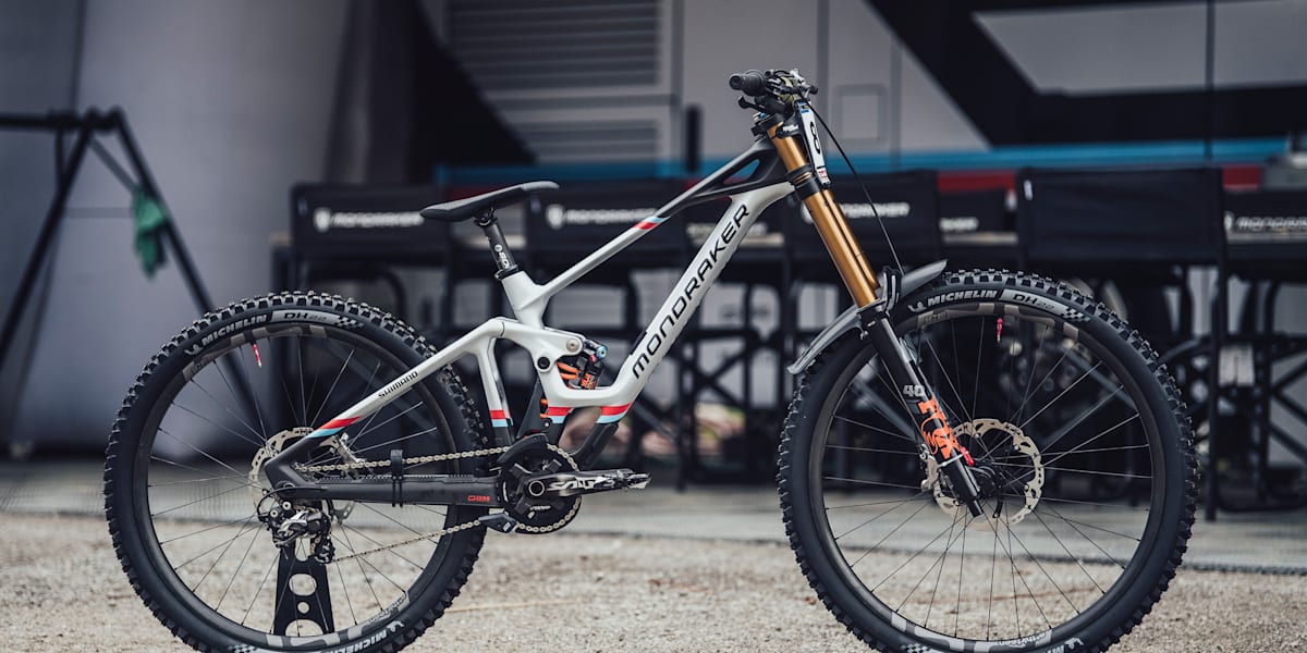 ローリー・グリーンランドのダウンヒルマウンテンバイク Mondraker 