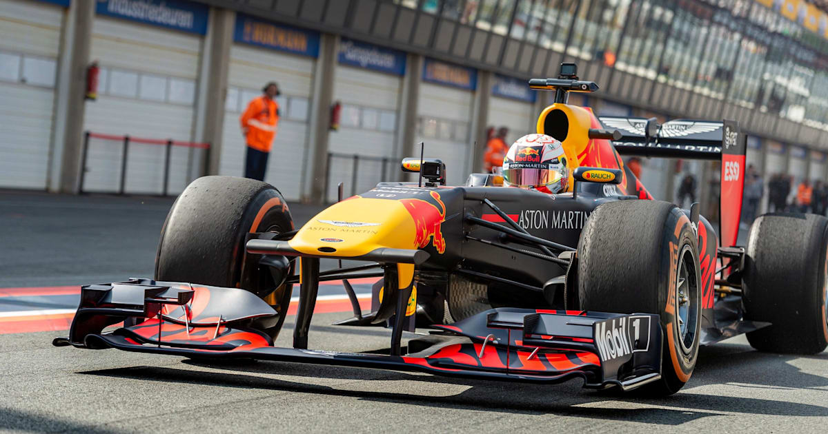 NON品ケータハム　F1 チーム　スタッフ用　ピットストップ　スーツ bridgestone-motorsport-pit-