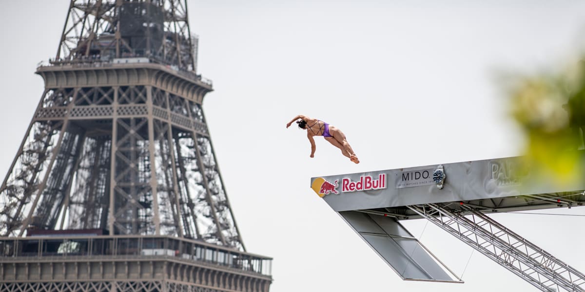 Red Bull Cliff Diving w Paryżu na zdjęciach