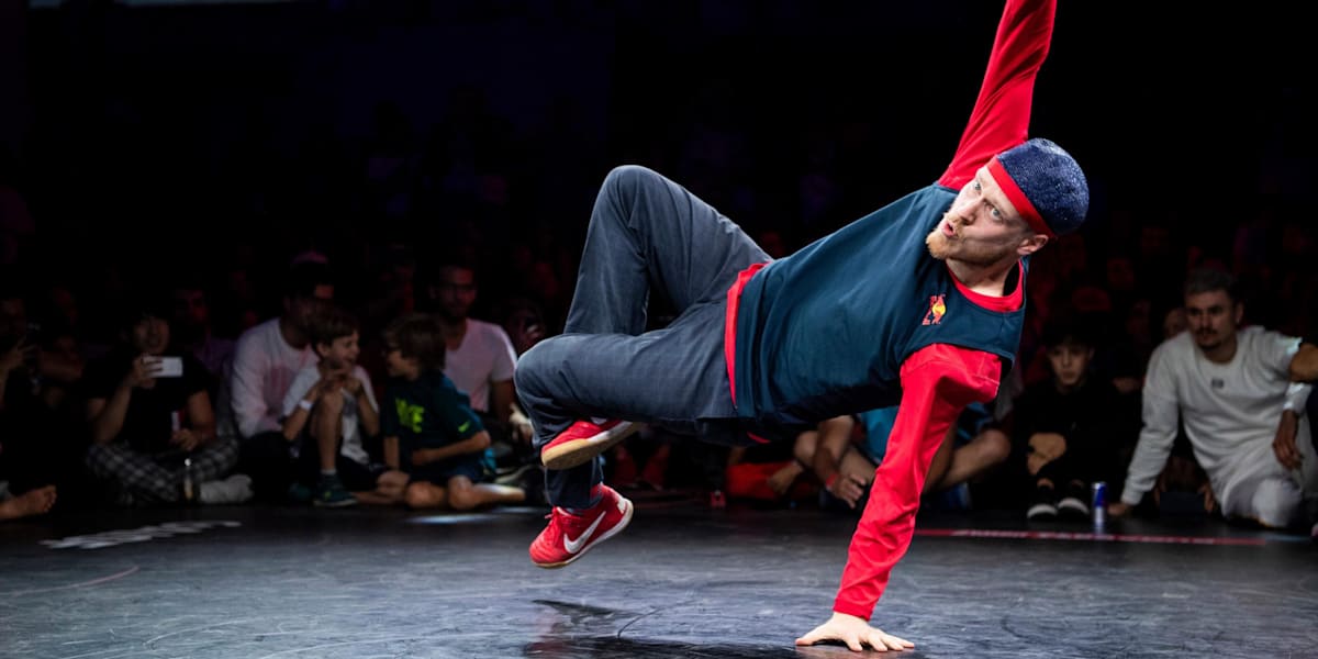 B-Boy semi-final 2 – Menno vs Bumblebee –video