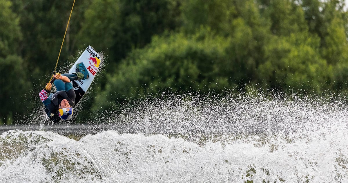 初心者用ガイド】ウェイクボードの始め方と注意点 | ビギナー やり方