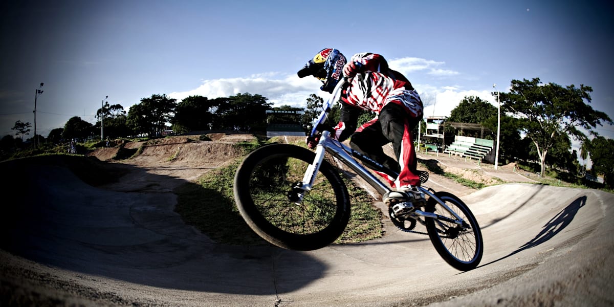 So macht man einen Wheelie mit dem BMX Tipps & Tricks