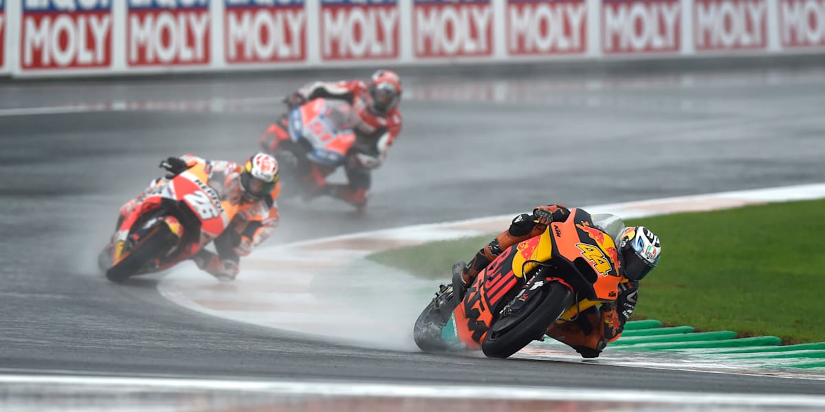 Here's how MotoGP riders race in the rain