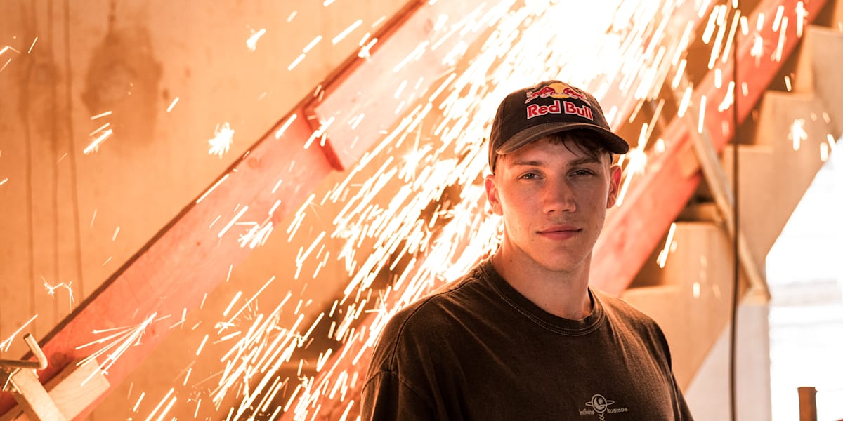 Red bull sale running hat