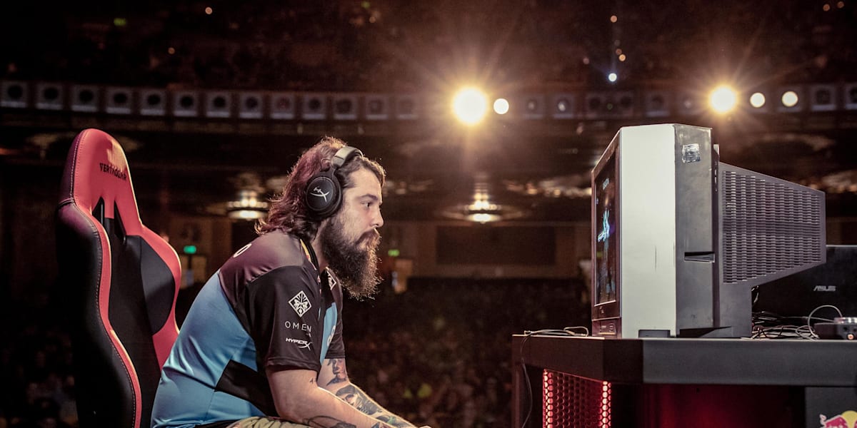 Smash Bros. player Mang0 wins GOML | Red Bull Esports