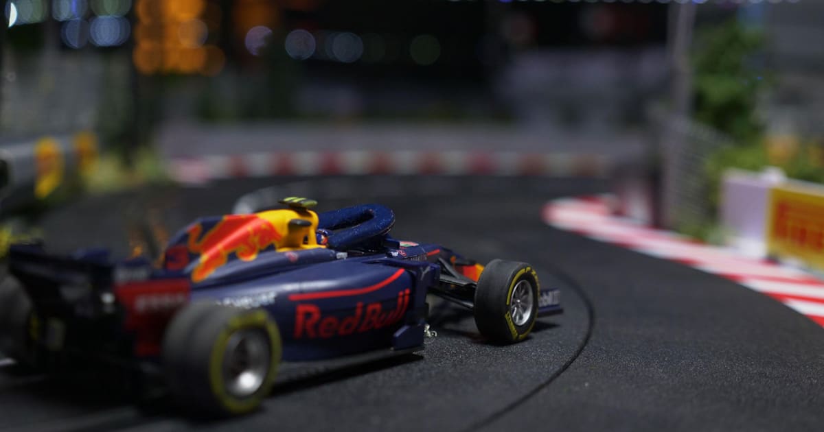 Singapore Grand Prix F1 miniature track guide ++video++